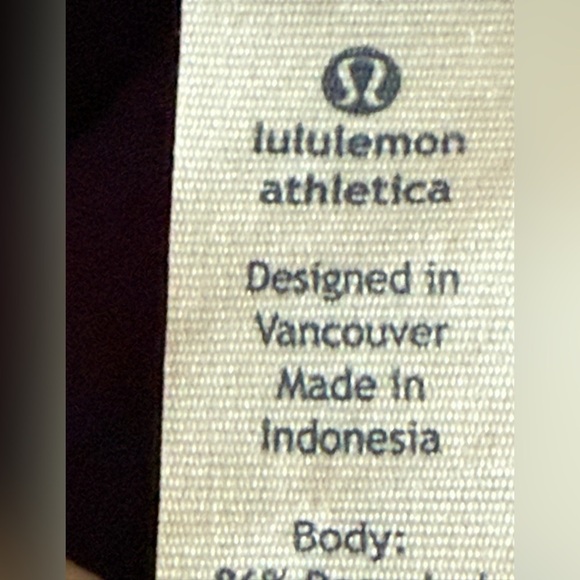 LULULEMON HOT HOTIE SHORTS 4” INSEAM PURPLE SIZE 6 - Picture 3 of 4